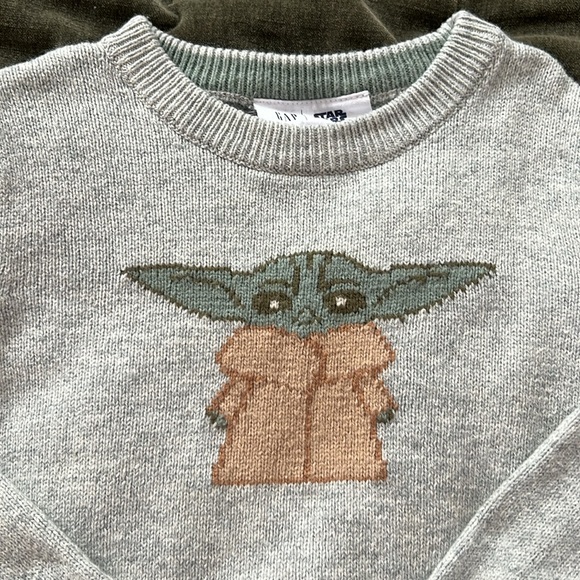 GAP KIDS STAR WARS BABY YODA SWEATER GRAY SIZE 3 - Picture 2 of 4